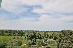 The Groom Home With Pool