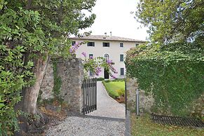 The Groom Home With Pool