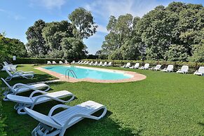 The Groom Home With Pool