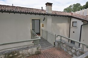 The Groom Home With Pool