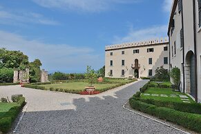 The Knight Loft With Pool