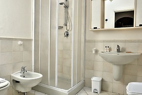 The Knight Loft With Pool