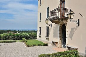 The Knight Loft With Pool