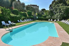 The Knight Loft With Pool