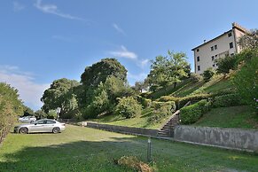 The Knight Loft With Pool