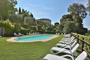 The Knight Loft With Pool