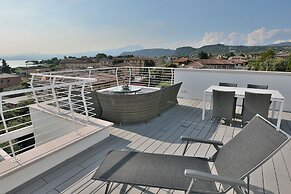 The White Apartment With Pool