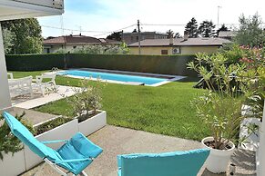 The White Apartment With Pool