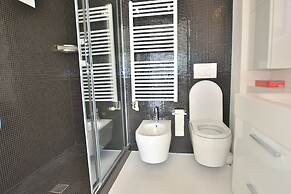 The White Apartment With Pool