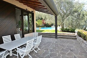 Villa Dismero With Pool