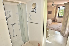 Villa Dismero With Pool