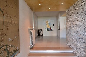 Villa Dismero With Pool