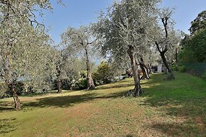 Villa Dismero With Pool