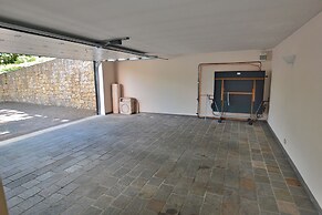 Villa Dismero With Pool