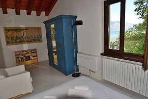 Villa Dismero With Pool