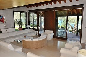 Villa Dismero With Pool