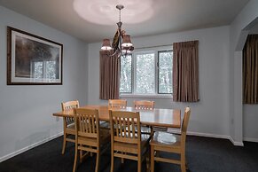 Telemark Northwoods Lodging