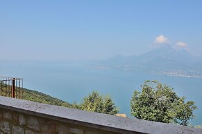 Villa il Cerro With Lake View