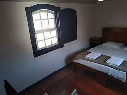 Solar Cláudio Manuel Pousada