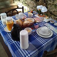 Solar Cláudio Manuel Pousada