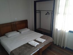 Solar Cláudio Manuel Pousada