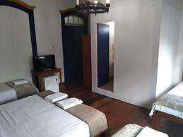 Solar Cláudio Manuel Pousada