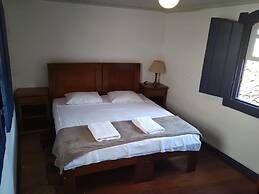 Solar Cláudio Manuel Pousada