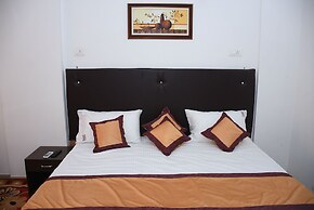 JK Rooms 132 Parkland Service Apartment