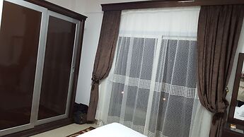 Half Moon - Sunny Dahab