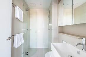 Melbourne Private Apartments - Collins Wharf Waterfront, Docklands