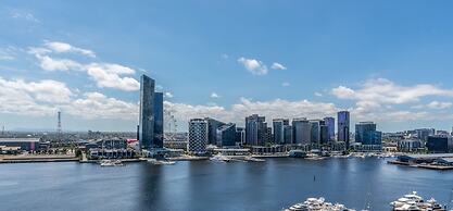 Melbourne Private Apartments - Collins Wharf Waterfront, Docklands