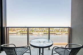 Melbourne Private Apartments - Collins Wharf Waterfront, Docklands