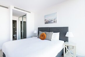 Melbourne Private Apartments - Collins Wharf Waterfront, Docklands