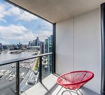 Melbourne Private Apartments - Collins Wharf Waterfront, Docklands