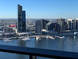 Melbourne Private Apartments - Collins Wharf Waterfront, Docklands