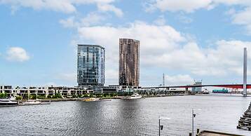 Melbourne Private Apartments - Collins Wharf Waterfront, Docklands