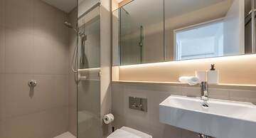 Melbourne Private Apartments - Collins Wharf Waterfront, Docklands