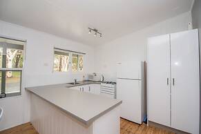 Lakeside Cabins & Holiday Village