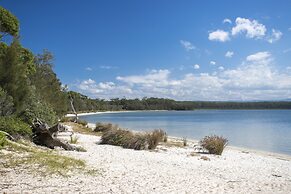 Lakeside Cabins & Holiday Village