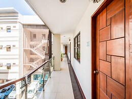 OYO 443 Maria Cristina Arcade Suites