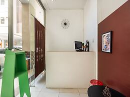 OYO 443 Maria Cristina Arcade Suites