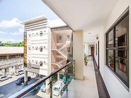 OYO 443 Maria Cristina Arcade Suites