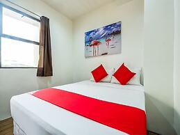 OYO 443 Maria Cristina Arcade Suites