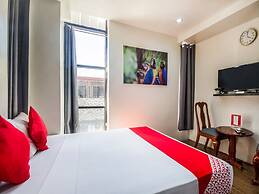 OYO 443 Maria Cristina Arcade Suites