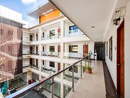 OYO 443 Maria Cristina Arcade Suites