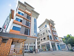 OYO 443 Maria Cristina Arcade Suites