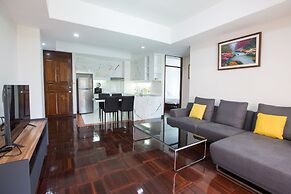 Le Vanvarothai Saladaeng Residence