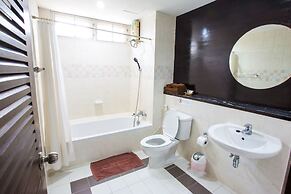 Le Vanvarothai Saladaeng Residence