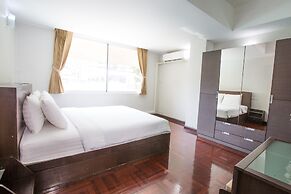 Le Vanvarothai Saladaeng Residence