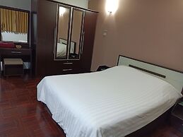 Le Vanvarothai Saladaeng Residence